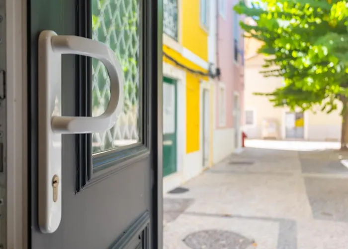 Lua's - Predio Baixa Σετούμπαλ